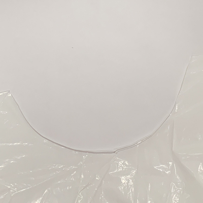 78x144cm White Elastic Cuffs Disposable PE Plastic Work Gown Oil Proof No Reuse