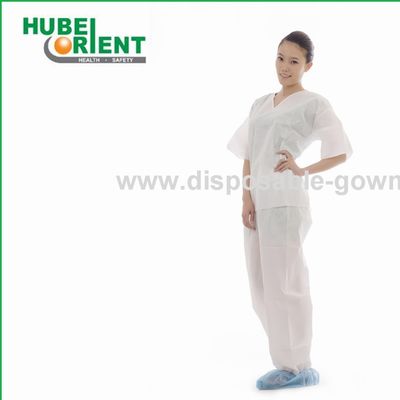 Breathable 45gsm SMS Medical Disposable Pajamas With Shirt And Trousers For Hospital Use