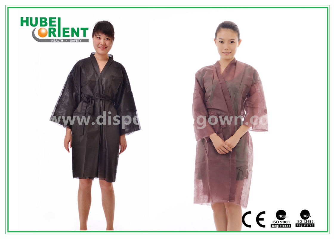 Breathable Disposable Kimono Robe Nonwoven Sauna Gown / Bathrobe Beauty Center Using