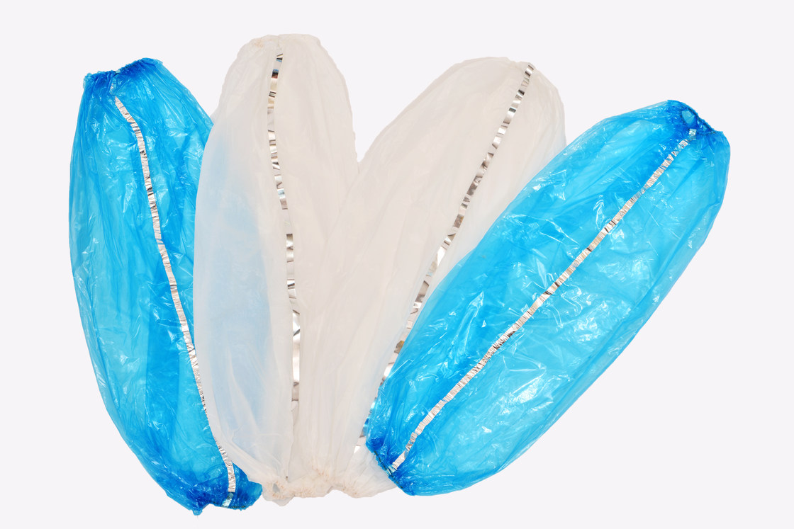 Oil-Proof Disposable PE Detectable Oversleeves with elastic at both ends