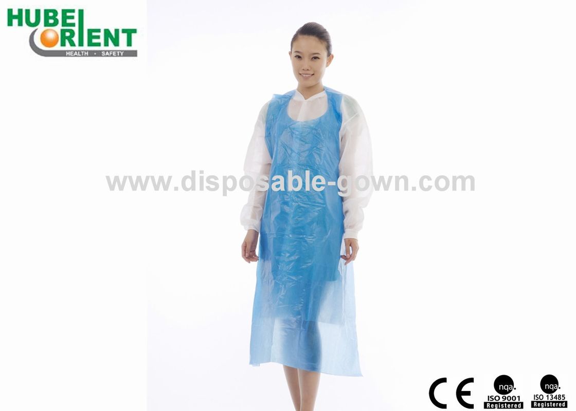 No Sleeves Disposable Plastic Aprons 28''X42'' 28''X46'' For Water Prevention